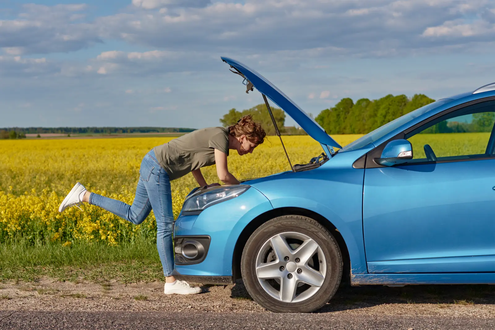The featured image for a Chesterfield Auto Parts blog titled Should I Junk My Car or Fix It?